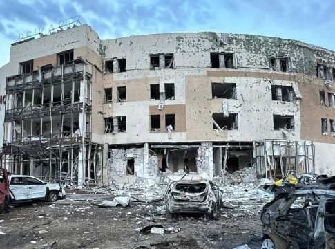 Ουκρανία: Πυραυλική επίθεση στη Ζαπορίζια – Ένας νεκρός και εννέα τραυματίες