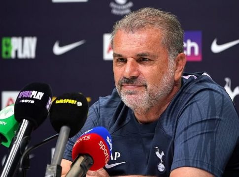 Ποστέκογλου: «Έβγαλα τον Ρομέρο γιατί χτύπησε στο κεφάλι, η ιατρική ομάδα ήταν πολύ σίγουρη ότι έπρεπε να τον βγάλουμε»