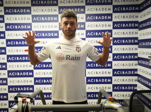 Ανακοίνωσε Όξλεϊντ-Τσάμπερλεϊν η Μπεσίκτας