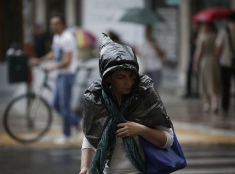 Καιρός: Έκτακτο δελτίο επιδείνωσης από την ΕΜΥ – Κεραυνούς, χαλαζοπτώσεις και καταιγίδες φέρνει ο «Petar»