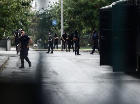 Οικονόμου για Νέα Φιλαδέλφεια: Οι 7 αξιωματικοί που απομακρύνθηκαν δεν θα είναι οι μόνοι – Αμεσα η εφαρμογή των μέτρων για τη βία στα γήπεδα