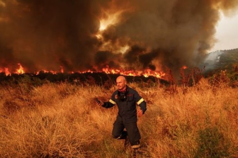 Υψηλός κίνδυνος πυρκαγιάς σε αρκετές περιοχές την Πέμπτη