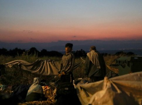 «Να πάρουμε τον νόμο στα χέρια μας»- Δημόσιο κάλεσμα για πογκρόμ κατά μεταναστών (και) στη Ρόδο