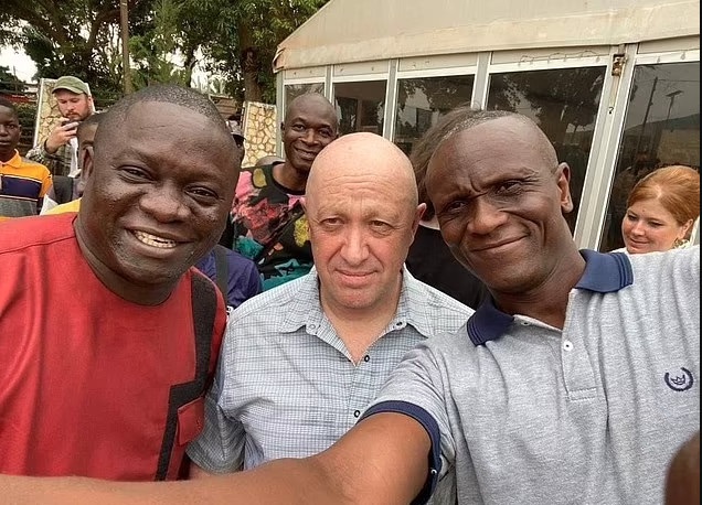 Έβγαζε selfies στην Αφρική πριν το δυστύχημα ο Γεβγκένι Πριγκόζιν (pics)