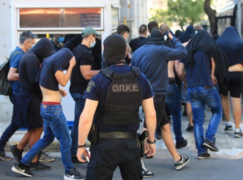 Νέα Φιλαδέλφεια: Επικεφαλής συνδέσμου της Ντιναμό Ζάγκρεμπ μεταξύ των συλληφθέντων – Ποιοι είναι οι Κροάτες χούλιγκαν