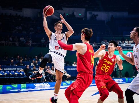 Σερβία – Κίνα 105-63: Πάρτι με Μπογκντάνοβιτς και Μαρίνκοβιτς, θετικός ο Μιλουτίνοφ