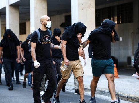 Νέα Φιλαδέλφεια: Κατηγορούμενοι για 4 κακουργήματα και 7 πλημμελήματα οι χούλιγκαν