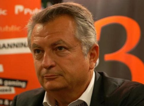 Τραμπούκικη επίθεση από τον εφοπλιστή Γιάννη Καραγιώργη κατά του Γιώργου Παπαχρήστου
