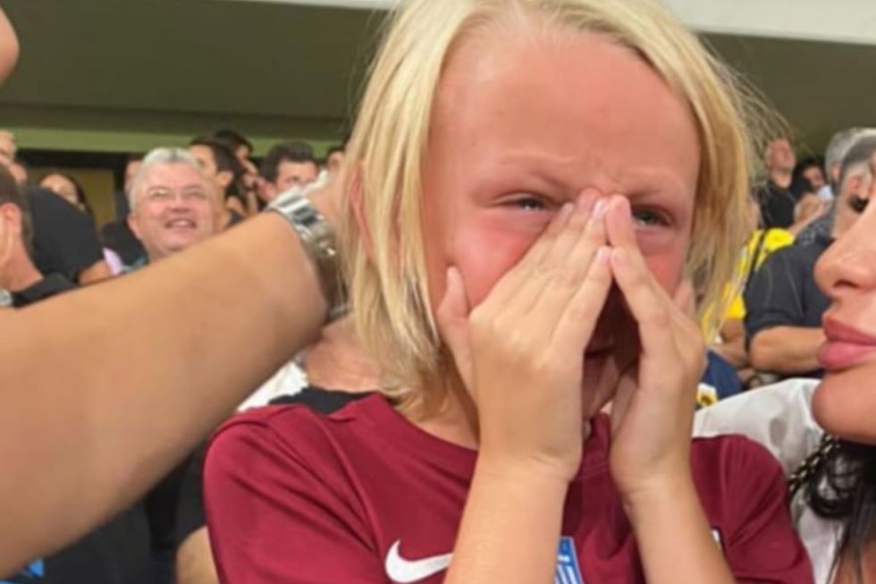 ΑΕΚ: Τα κλάματα έβαλε ο γιος του Βίντα στο γκολ του πατέρα του (pic)
