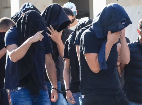 Ζona Dinamo: «Τα αδέρφια μας εκτέθηκαν σε απάνθρωπη μεταχείριση και παρενόχληση από την αστυνομία»