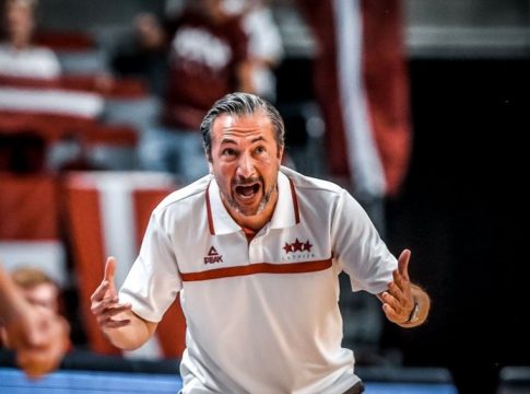 Συνεχίζει κανονικά στον πάγκο της Λετονίας ο Μπάνκι
