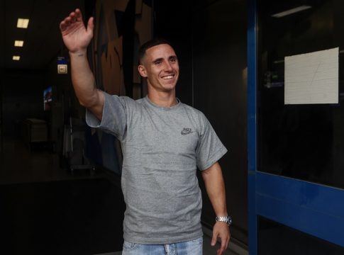 Έφτασε στην Αθήνα ο Ποντένσε: «Να ζήσουμε μεγάλες στιγμές στο Καραϊσκάκη» (vids, pics)