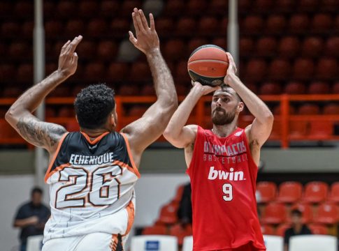 Ολυμπιακός: Τραυματίστηκαν Πίτερς και Πάπας, διεκόπη το φιλικό με τον Προμηθέα!