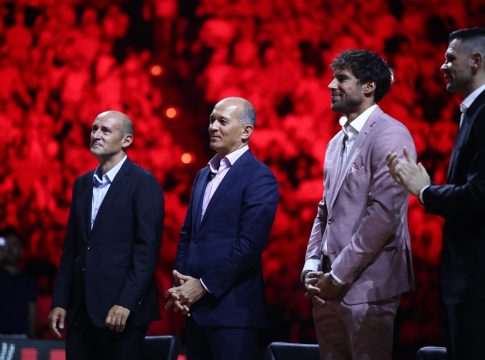 Π. Αγγελόπουλος: «Ο Βασίλης είναι ο κορυφαίος στην ιστορία του Ολυμπιακού, το αξίζει!»