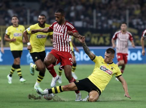 ΑΕΚ – Ολυμπιακός 1-1: Σέντερ… γκολ και ισοπαλία! (vid)