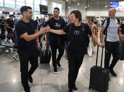 «Πέταξε» για Μπράιτον η ΑΕΚ (pics)