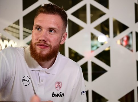Χωρίς Μπραζντέικις στο Super Cup ο Ολυμπιακός
