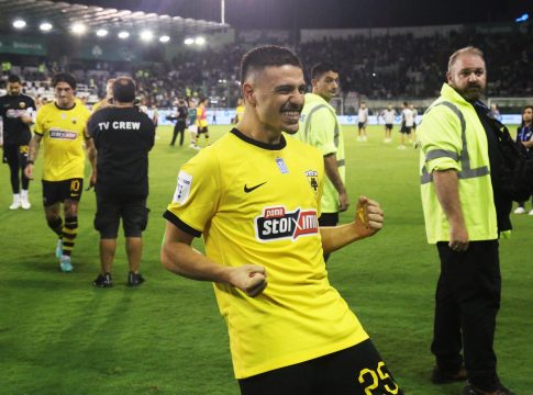 Γαλανόπουλος: «Κι αυτή η νίκη είναι αφιερωμένη στον Μιχάλη και την οικογένειά του – Μη τους πάρει όλους η μπάλα υπήρξε κόσμος που αποδοκίμασε»