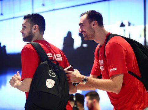 Oλυμπιακός: Έφτασε στη Ρόδο και προπονήθηκε ενόψει Super Cup (vid)