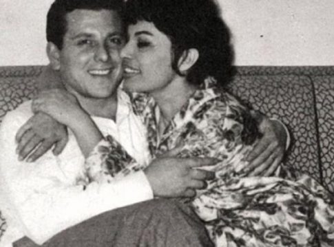 «Έπεσε ξύλο. Πολύ ξύλο. Τα βρήκαμε, όπως ήταν φυσικό, στο κρεβάτι»