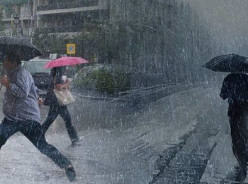 Ισχυρές καταιγίδες σαρώνουν την Αττική – Ραγδαία επιδείνωση από σήμερα