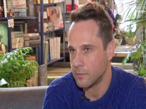Μέμος Μπεγνής: «Έχω πιάσει σύντροφό μου να με απατά, αλλά δεν με νοιάζει, δεν είμαι κτητικός άνθρωπος» (Vid)