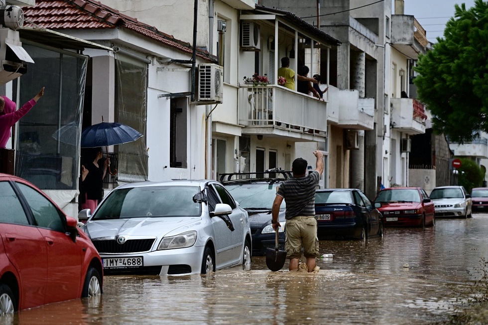 Κακοκαιρία Elias: Απαγόρευση κυκλοφορίας στον Βόλο – Ήχησε το 112