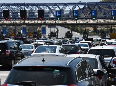 Εθνική Οδός Αθηνών – Κορίνθου: Ουρές χιλιομέτρων στο ρεύμα προς Αθήνα
