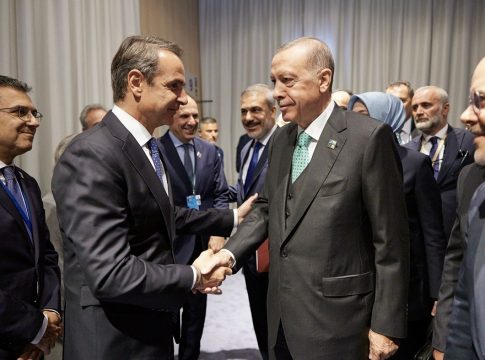 Ελληνοτουρκικά: Τα δύο πρόσωπα του Ερντογάν πριν τη συνάντηση με τον Μητσοτάκη – Οι προσδοκίες και τα αγκάθια