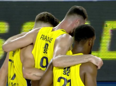 Ο Παπαγιάννης τραυματίστηκε και αποχώρησε υποβασταζόμενος (vid)