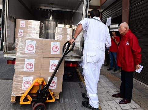 Σπουδαία κίνηση από τον Ολυμπιακό: Έδωσε 130 φορτία τροφίμων σε ανθρώπους που έχουν ανάγκη (pics)