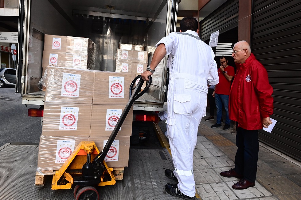 Σπουδαία κίνηση από τον Ολυμπιακό: Έδωσε 130 φορτία τροφίμων σε ανθρώπους που έχουν ανάγκη (pics)