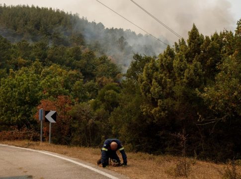 Φωτιά στον Έβρο: Στο έλεος της πύρινης λαίλαπας για 16η μέρα – Γιατί δεν σβήνει η πυρκαγιά