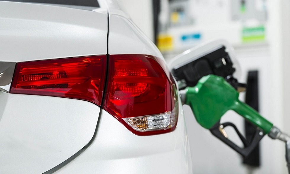 Έκτακτα μέτρα στη Γαλλία για φθηνά καύσιμα – Θα πωλούν βενζίνη κάτω του κόστους