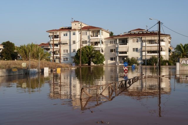 Συνεχίζεται ο εφιάλτης στη Θεσσαλία – Χωριά «βυθισμένα» στη λάσπη, χωρίς νερό και ρεύμα πολλές περιοχές