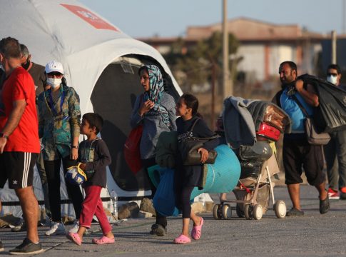 Ελεύθερη κυκλοφορία στην Ευρώπη, αλλά για… εμάς – Δημοσκόπηση σε 10 χώρες της ΕΕ για το μεταναστευτικό