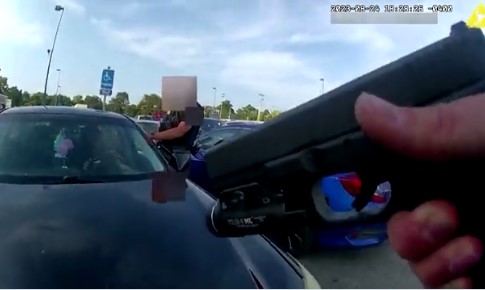 Αστυνομικός πυροβολεί και σκοτώνει μαύρη έγκυο γυναίκα – Σοκαριστικό βίντεο