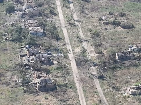 Ουκρανία: τα προβλήματα της αντεπίθεσης και οι διαπραγματεύσεις που αργούν ακόμη