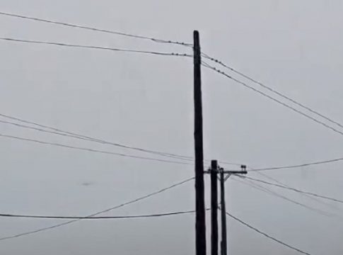 Πτώση ελικοπτέρου στην Εύβοια: Η στιγμή που πέφτει στη θάλασσα