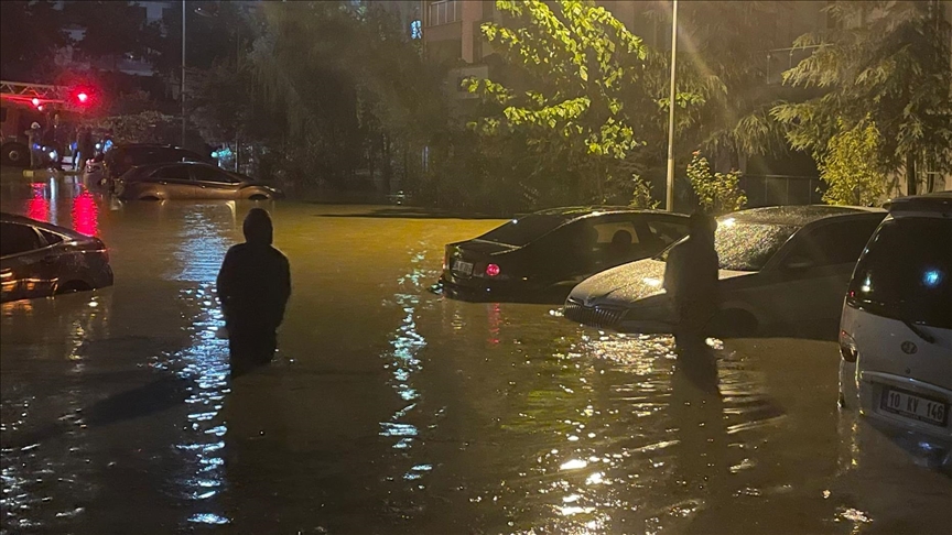 Τουρκία: Τουλάχιστον 4 νεκροί από πλημμύρες, οι 2 στην Κωνσταντινούπολη (συγκλονιστικά βίντεο)