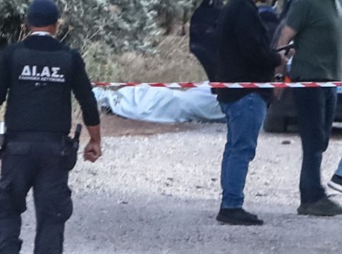 Μακελειό στη Λούτσα: Ο διπλός ρόλος του 32χρονου και το πρόσωπο μυστήριο που αναζητά η ΕΛ.ΑΣ