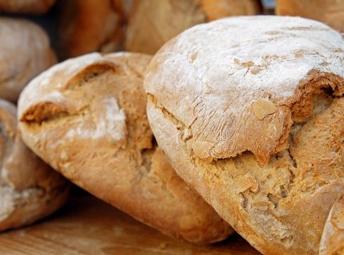 Ψωμί: Γιατί οι αρτοποιοί εξετάζουν αυξήσεις έως 15 λεπτά στην φρατζόλα