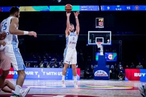 &Epsilon;&lambda;&lambda;ά&delta;&alpha; &ndash; &Mu;&alpha;&upsilon;&rho;&omicron;&beta;&omicron;ύ&nu;&iota;&omicron; 69-73: &laquo;&Alpha;&nu;&tau;ί&omicron;&raquo; &mu;&epsilon; &nu;έ&alpha; ή&tau;&tau;&alpha;