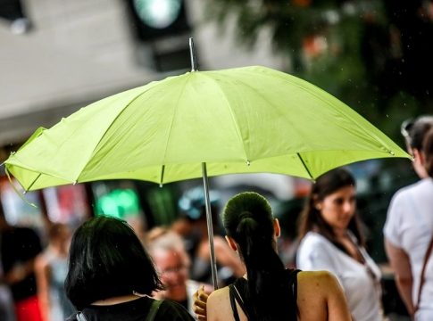 Κακοκαιρία Elias – Αρναούτογλου: Πού θα «χτυπήσουν» τα έντονα φαινόμενα τις επόμενες ώρες