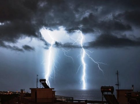 Η εισβολή της «ψυχρής λίμνης» φέρνει ακραίες βροχοπτώσεις – Φόβοι για πλημμύρες – Συναγερμός στην Πολιτική Προστασία