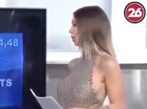 Πιάστηκε στην κάμερα: Παρουσιαστής ειδήσεων έκανε απαράδεκτη κίνηση κάτω από το τραπέζι βλέποντας την ρεπόρτερ για τα οικονομικά (vid)