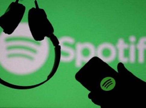 Το Spotify ετοιμάζει λειτουργία φωνητικής μετάφρασης για podcast