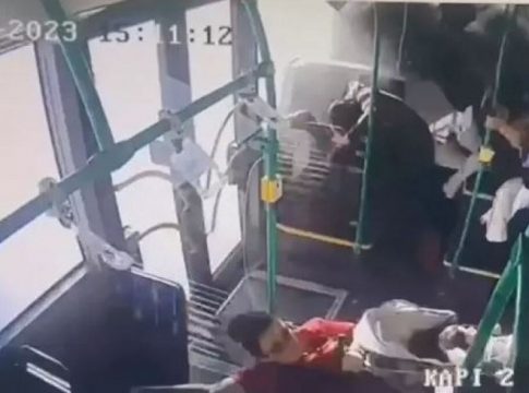 Σοβαρό τροχαίο με λεωφορείο στην Τουρκία – Οι επιβάτες του βρέθηκαν στον… αέρα