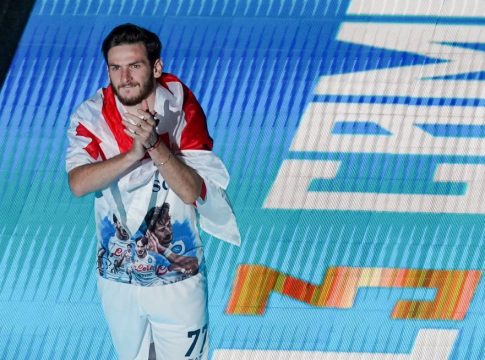 Οργισμένη διάψευση της Νάπολι για Κβαρατσκέλια