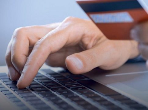 Πώς να αποφύγετε τις τραπεζικές χρεώσεις σε όλες τις συναλλαγές